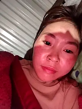 Snapshot of Yiyoongg chatting on 02-12-26, 11:44 Yiyoongg online show from 02-12-26, 11:44