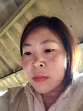 Snapshot of Yiyoongg chatting on 02-26-26, 01:15 Yiyoongg online show from 02-26-26, 01:15