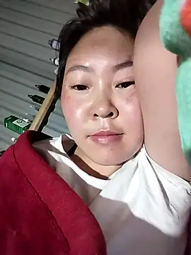 Snapshot of Yiyoongg chatting on 02-28-26, 11:06 Yiyoongg online show from 02-28-26, 11:06