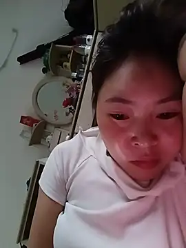 Yiyoongg online show from 07-19-26, 10:52