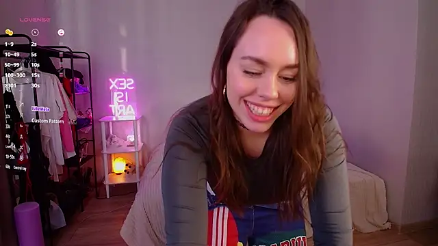 Monroe Linger online show from 04-13-26, 03:17