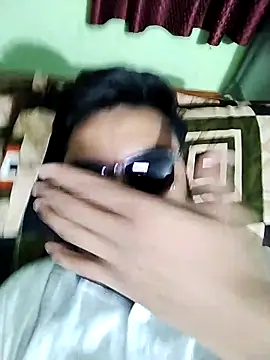 Snapshot of loyalboy_0052 chatting on 05-15-26, 06:26 loyalboy 0052 online show from 05-15-26, 06:26