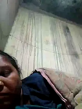 Snapshot of Loomaraj chatting on 02-20-26, 10:32 Loomaraj online show from 02-20-26, 10:32