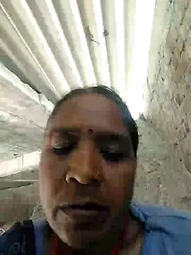 Snapshot of Loomaraj chatting on 02-27-26, 05:07 Loomaraj online show from 02-27-26, 05:07