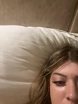 Snapshot of secretdoll00 chatting on 02-15-26, 02:58 secretdoll00 online show from 02-15-26, 02:58