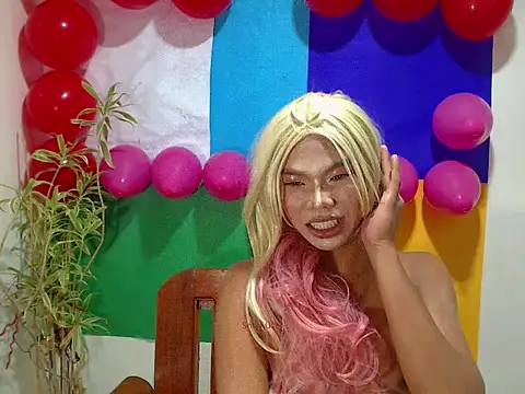 Snapshot of shopiaxox1 chatting on 02-12-26, 01:11 shopiaxox1 online show from 02-12-26, 01:11