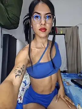 Snapshot of Alannys19 chatting on 05-31-26, 03:15 Alannys19 online show from 05-31-26, 03:15