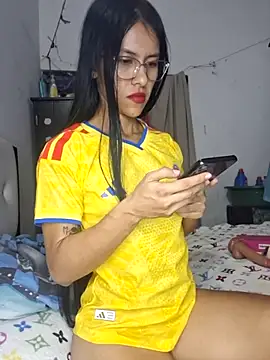 Alannys19 online show from 06-24-26, 04:44