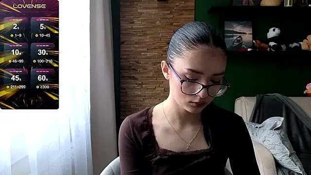 Snapshot of Whitney11_1131 chatting on 02-23-26, 07:06 Whitney11 1131 online show from 02-23-26, 07:06