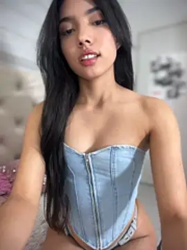 Snapshot of jadelaurent chatting on 07-05-26, 12:50 jadelaurent online show from 07-05-26, 12:50
