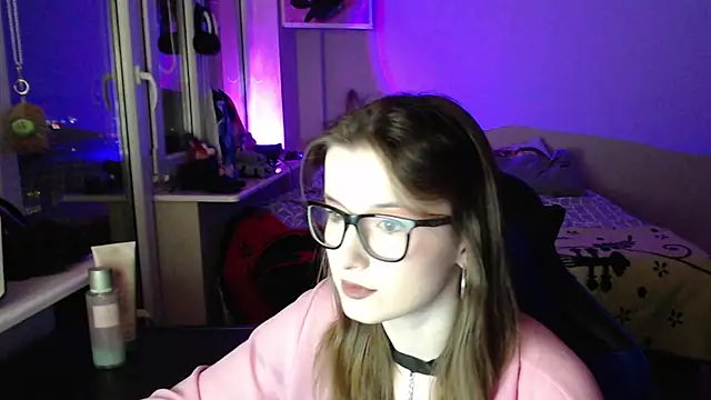 LunaXcherry online show from 04-06-26, 07:15