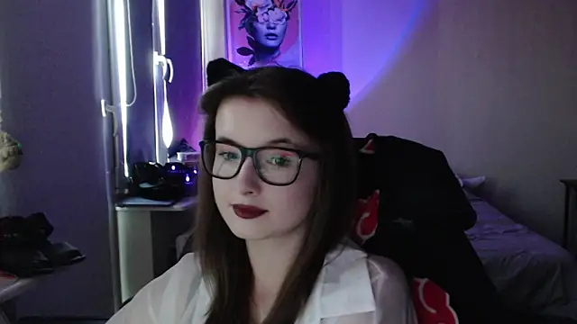 LunaXcherry online show from 05-26-26, 05:42