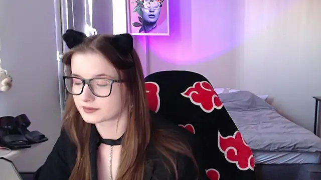 LunaXcherry online show from 05-27-26, 04:37