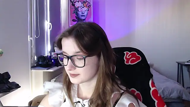 LunaXcherry online show from 05-28-26, 04:48