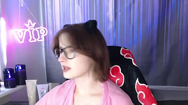 LunaXcherry online show from 07-23-26, 04:49