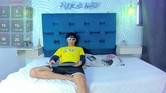 Snapshot of Adventurous_Boys chatting on 02-26-26, 06:07 Adventurous Boys online show from 02-26-26, 06:07