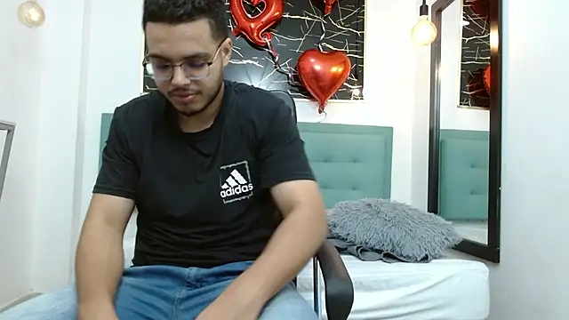 Snapshot of Trevor_Ash chatting on 02-19-26, 03:02 Trevor Ash online show from 02-19-26, 03:02