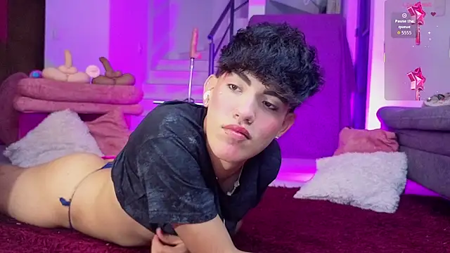 Snapshot of max_femboy chatting on 04-27-26, 06:33 max femboy online show from 04-27-26, 06:33