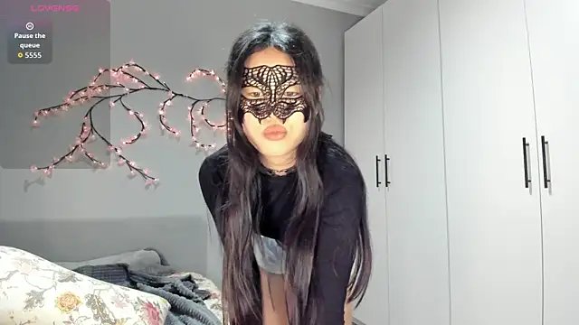 Snapshot of HelenBlazeTrt chatting on 07-21-26, 02:14 HelenBlazeTrt online show from 07-21-26, 02:14