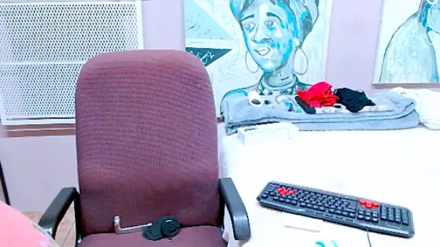 Snapshot of TyraHotxxx chatting on 05-14-26, 06:09 TyraHotxxx online show from 05-14-26, 06:09
