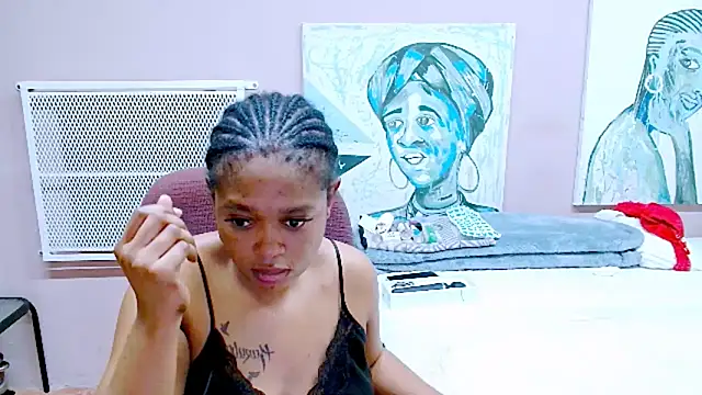 Snapshot of TyraHotxxx chatting on 05-15-26, 01:12 TyraHotxxx online show from 05-15-26, 01:12
