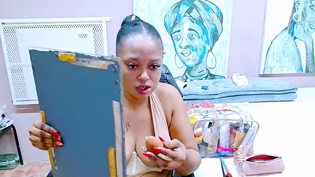Snapshot of TyraHotxxx chatting on 06-02-26, 06:04 TyraHotxxx online show from 06-02-26, 06:04