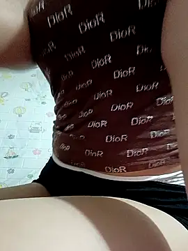 Snapshot of Ella_lee18 chatting on 02-13-26, 09:11 Ella lee18 online show from 02-13-26, 09:11