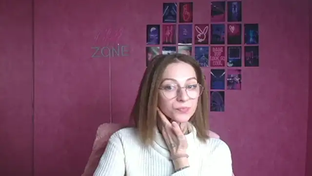 Snapshot of Esmi_Winter chatting on 02-13-26, 07:26 Esmi Winter online show from 02-13-26, 07:26