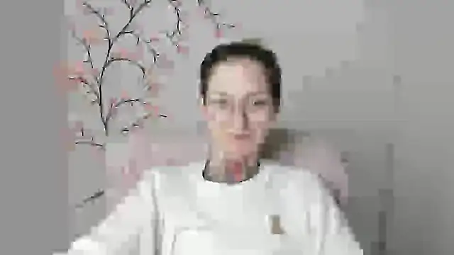 Esmi Winter online show from 05-18-26, 05:41