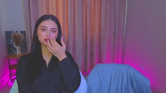 Sofia Plump online show from 05-20-26, 12:11