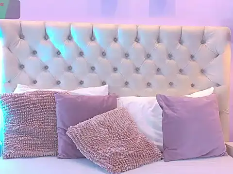 Snapshot of Ema_Jackson chatting on 02-15-26, 01:20 Ema Jackson online show from 02-15-26, 01:20