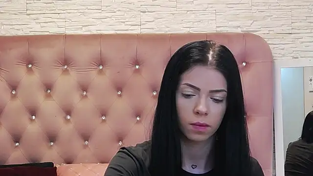 Snapshot of PeachyElla26 chatting on 02-12-26, 05:35 PeachyElla26 online show from 02-12-26, 05:35