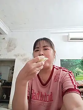 Snapshot of Kee-kimlee chatting on 05-30-26, 01:08 Kee-kimlee online show from 05-30-26, 01:08