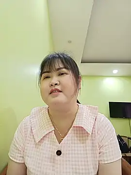 Snapshot of Kee-kimlee chatting on 07-17-26, 03:24 Kee-kimlee online show from 07-17-26, 03:24