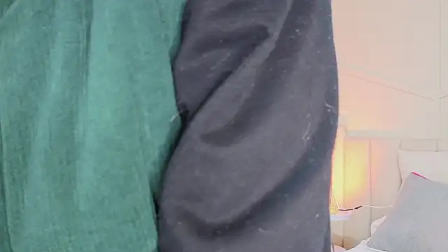 Snapshot of Eyes_moon_ chatting on 03-03-26, 03:23 Eyes moon online show from 03-03-26, 03:23