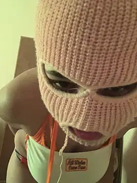 Snapshot of faettaa chatting on 02-16-26, 10:22 faettaa online show from 02-16-26, 10:22