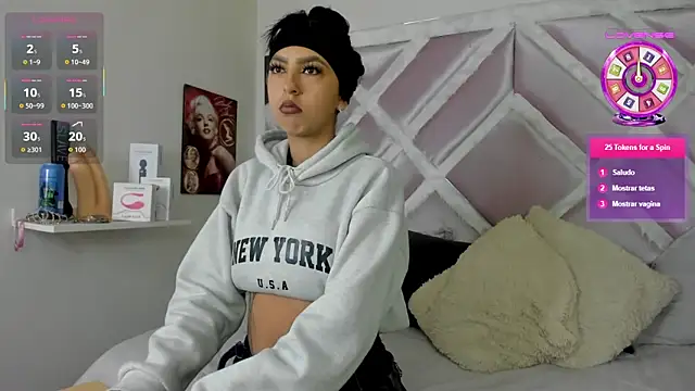 Snapshot of luxx_11 chatting on 02-17-26, 12:45 luxx 11 online show from 02-17-26, 12:45