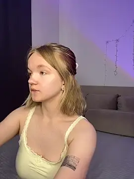 Snapshot of StellaBunny chatting on 05-28-26, 11:07 StellaBunny online show from 05-28-26, 11:07