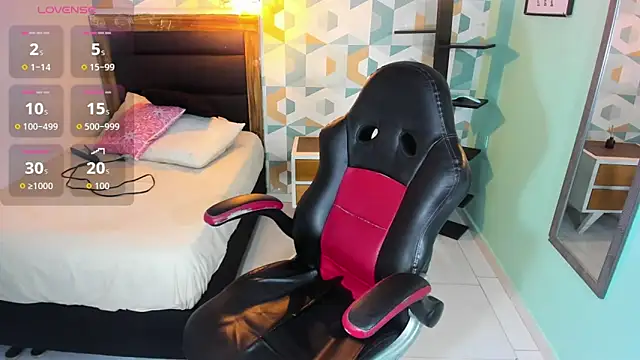 KAROLAGREY online show from 05-30-26, 03:03
