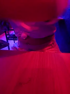 giloirinha5 online show from 04-04-26, 01:48