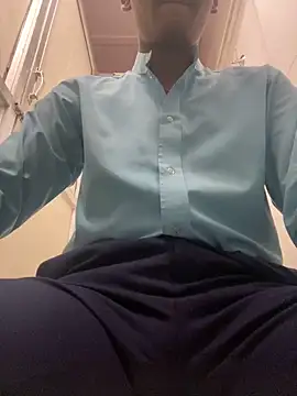 Snapshot of Dazzling_dude chatting on 02-22-26, 06:17 Dazzling dude online show from 02-22-26, 06:17