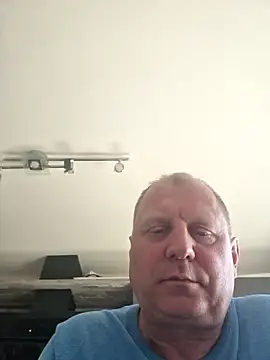 Snapshot of Demik71 chatting on 03-02-26, 11:28 Demik71 online show from 03-02-26, 11:28