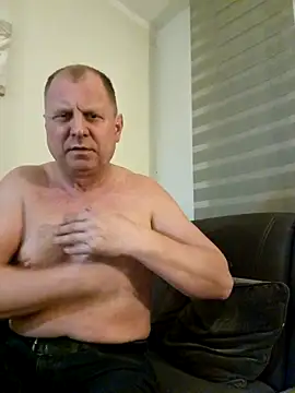 Snapshot of Demik71 chatting on 03-02-26, 11:33 Demik71 online show from 03-02-26, 11:33