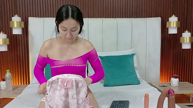 Snapshot of Brisa_Silva chatting on 04-24-26, 11:34 Brisa Silva online show from 04-24-26, 11:34