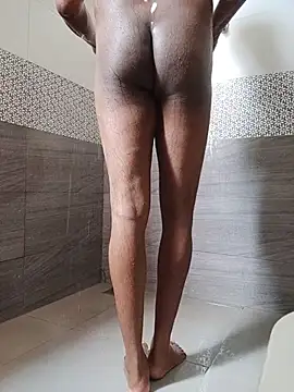 Snapshot of shineboy28 chatting on 02-26-26, 05:50 shineboy28 online show from 02-26-26, 05:50