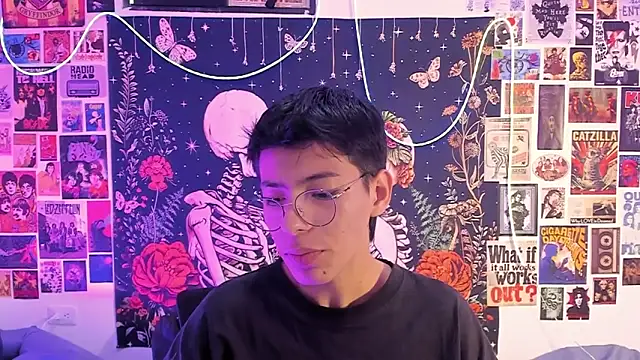 Snapshot of alextop_ chatting on 02-13-26, 06:15 alextop online show from 02-13-26, 06:15