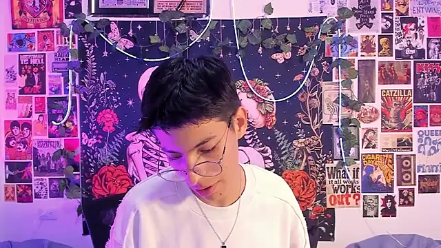 Snapshot of alextop_ chatting on 02-14-26, 07:54 alextop online show from 02-14-26, 07:54