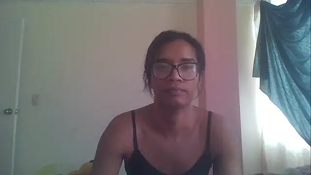 Snapshot of horny_brii chatting on 06-12-26, 05:45 horny brii online show from 06-12-26, 05:45
