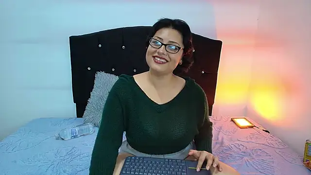 Snapshot of Angelic_17 chatting on 02-22-26, 12:45 Angelic 17 online show from 02-22-26, 12:45