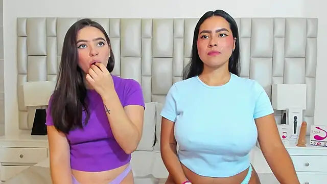 Snapshot of paola_katy_dicks chatting on 01-10-25, 10:46 paola katy dicks online show from 01-10-25, 10:46